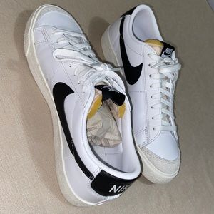 NIKE BLAZER SNEAKERS size 9, brand new, never worn before. Still in box.